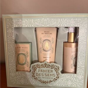New in packaging - never used. Panier Des Sens body lotion set